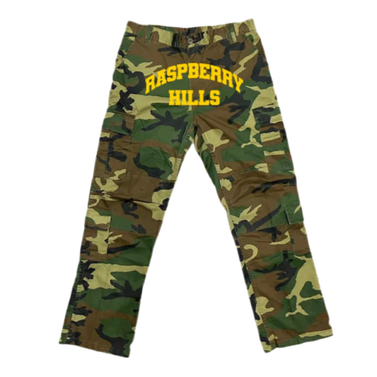 GOLD+VINTAGE GALLERY RASPBERRY HILLS CAMO CARGO PANTS